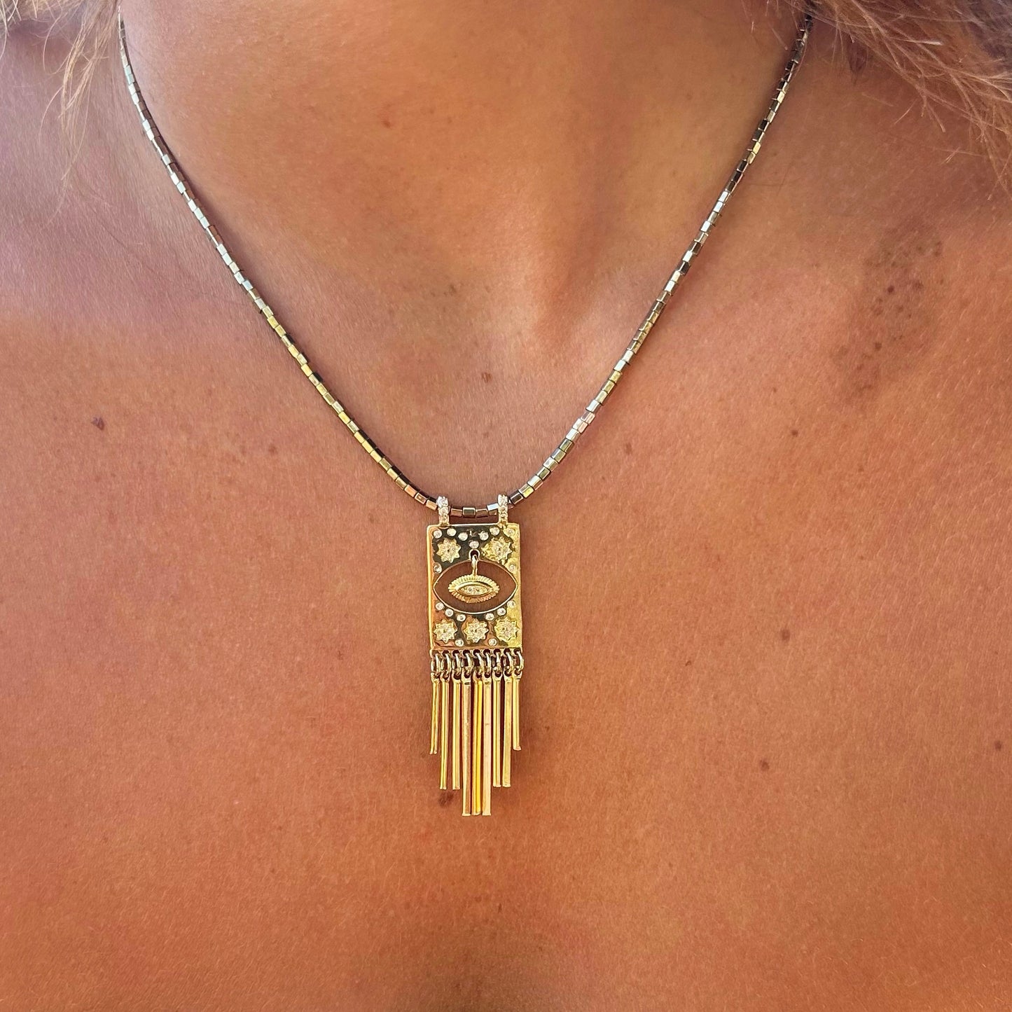 Collier en pierres semi précieuses d'hématite plaquées or et résistantes à l'eau