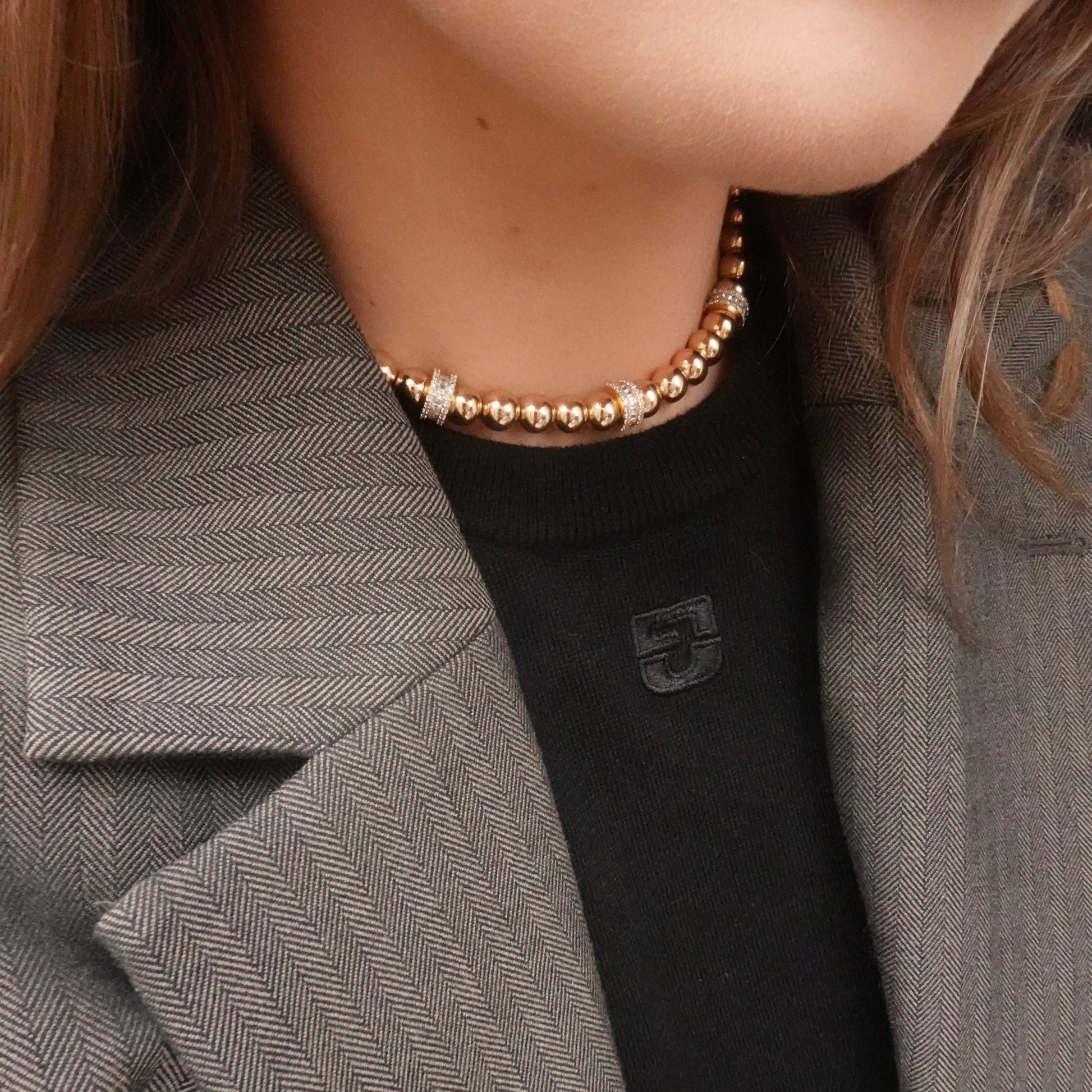 Collier en pierres semi précieuses plaquées or et résistantes à l'eau